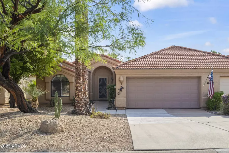 16465 E ASHBROOK Drive #B, Fountain Hills, AZ 85268