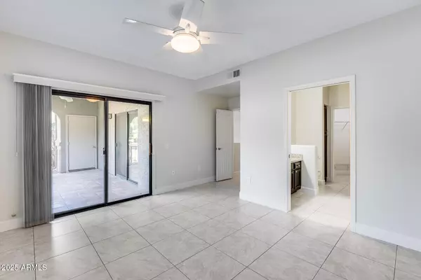 Scottsdale, AZ 85260,15050 N THOMPSON PEAK Parkway #1041