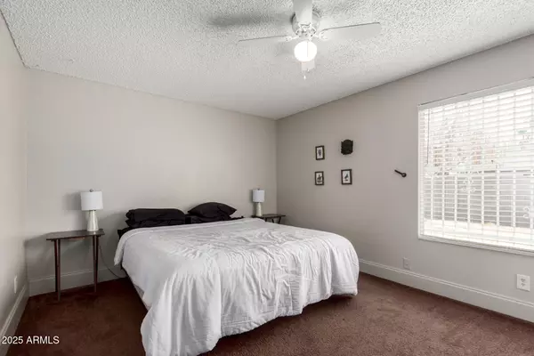 Phoenix, AZ 85033,7531 W ELM Street