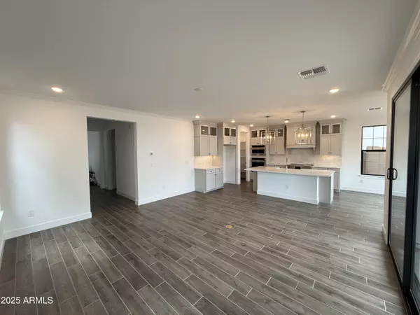 Chandler, AZ 85224,2390 W LOS ARBOLES Place