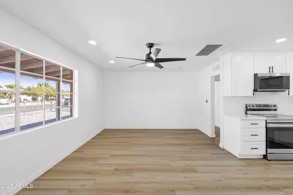 Phoenix, AZ 85040,5802 S 34TH Place