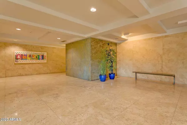 Scottsdale, AZ 85251,7117 E Rancho Vista Drive #5001