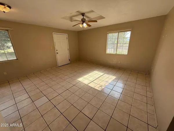 Douglas, AZ 85607,2484 N SULPHUR SPRINGS Street