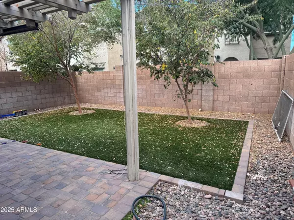 Glendale, AZ 85308,19814 N 49TH Drive