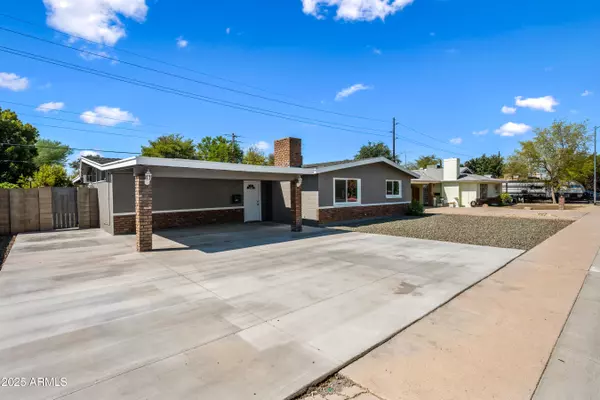 Phoenix, AZ 85015,2035 W CLAREMONT Street