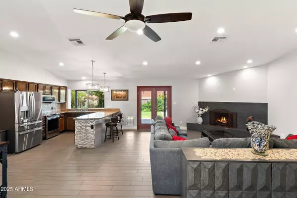 Phoenix, AZ 85028,2612 E CORTEZ Street