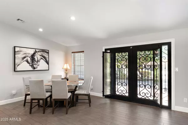 Phoenix, AZ 85028,2612 E CORTEZ Street