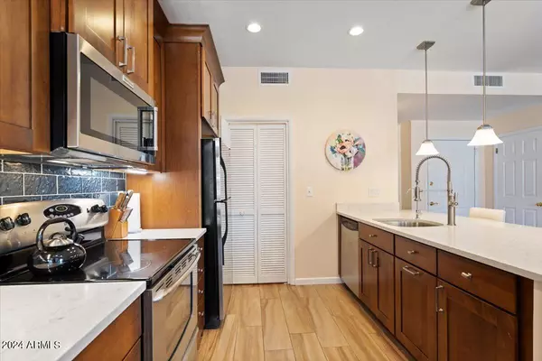 Scottsdale, AZ 85258,9707 E MOUNTAIN VIEW Road #1438