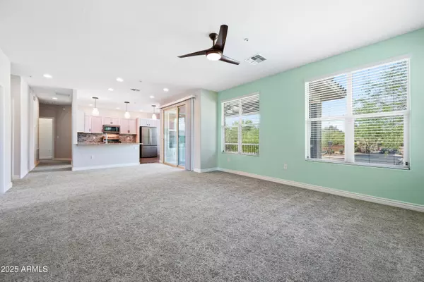 Phoenix, AZ 85085,2425 W BRONCO BUTTE Trail #2008