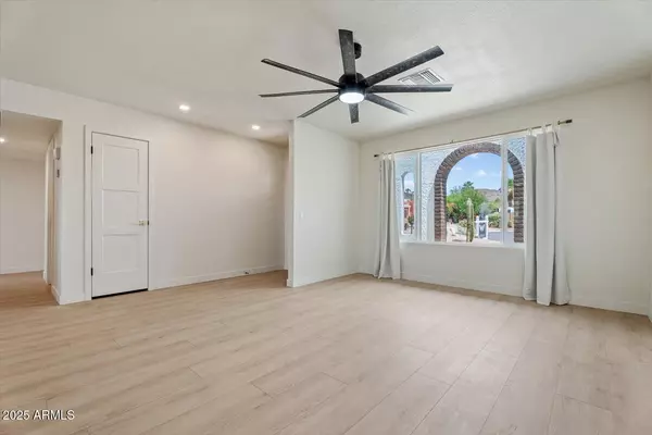 Phoenix, AZ 85022,15244 N 7TH Place