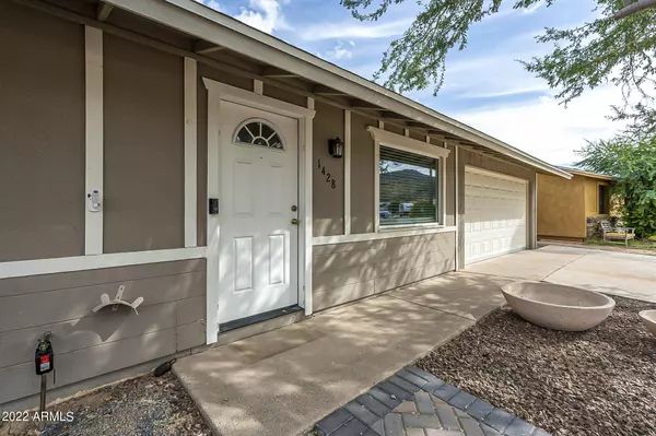 Phoenix, AZ 85029,1428 W JOAN DE ARC Avenue