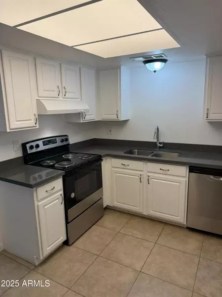 2028 W LAWRENCE Road #2, Phoenix, AZ 85015