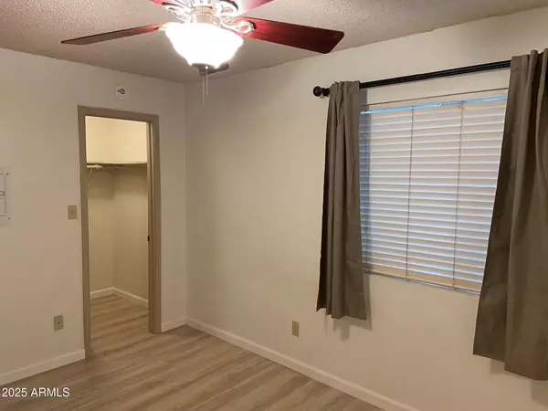 Tempe, AZ 85281,700 W UNIVERSITY Drive #111