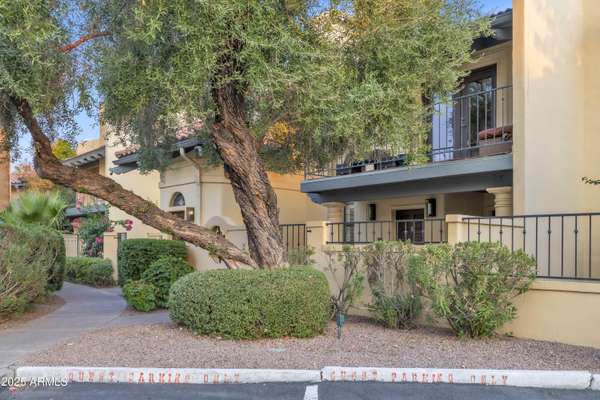 Phoenix, AZ 85014,5825 N 12TH Street #4