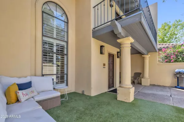 Phoenix, AZ 85014,5825 N 12TH Street #4