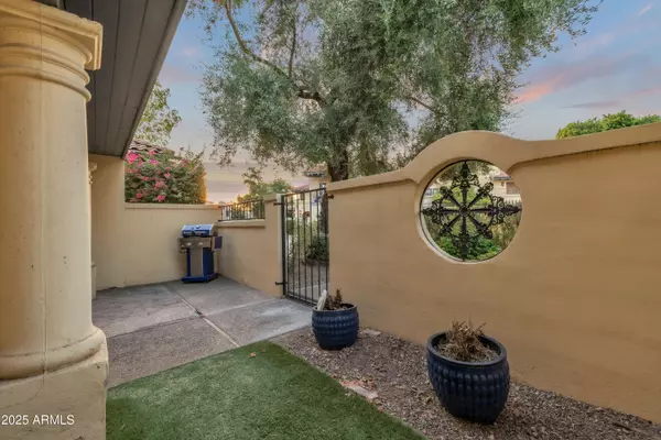 Phoenix, AZ 85014,5825 N 12TH Street #4