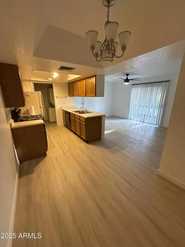 Mesa, AZ 85203,520 N STAPLEY Drive #253