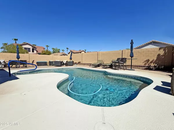 712 E Potter Drive, Phoenix, AZ 85024