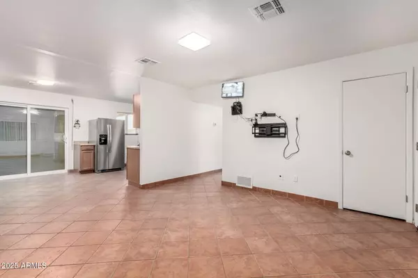 Phoenix, AZ 85019,4128 W EARLL Drive