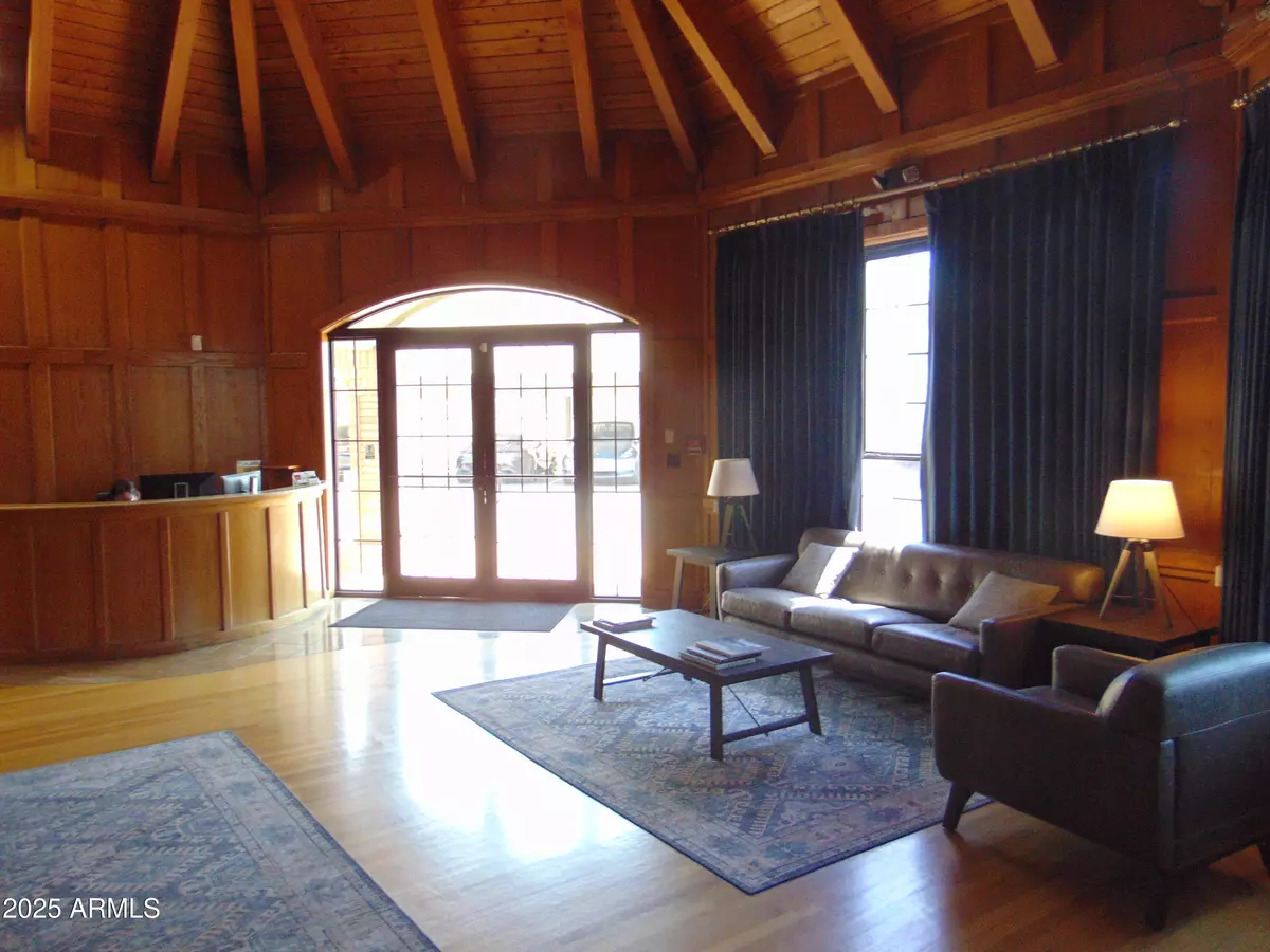 Phoenix, AZ 85014,1212 E Osborn Road #B