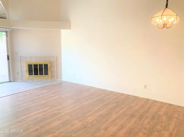 Chandler, AZ 85224,1111 W Summit Place #71