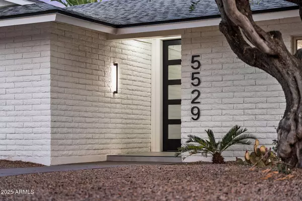 Scottsdale, AZ 85254,5529 E WINDROSE Drive