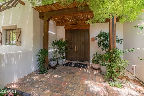 Phoenix, AZ 85013,560 W MONTEBELLO Avenue
