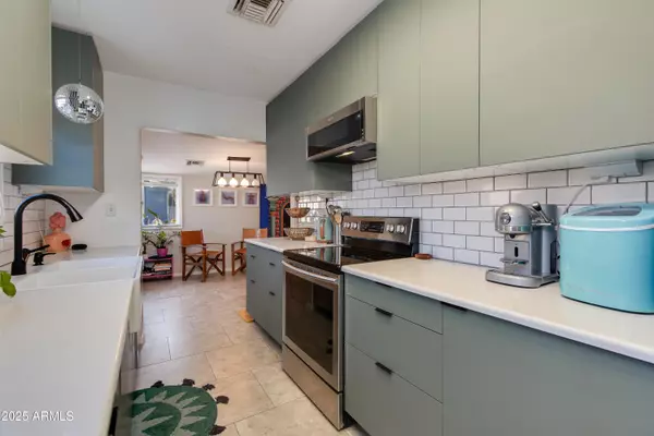 Phoenix, AZ 85014,1221 E OREGON Avenue