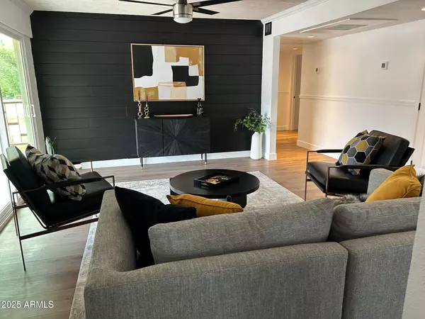 Phoenix, AZ 85018,3737 E TURNEY Avenue #207