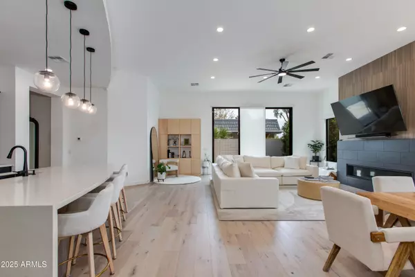 Phoenix, AZ 85021,100 W NORTHERN Avenue #1