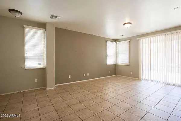 Phoenix, AZ 85040,2325 E FRAKTUR Road