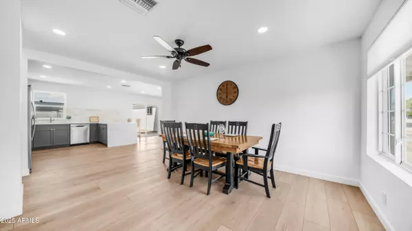 Mesa, AZ 85202,1642 W CAPRI Avenue