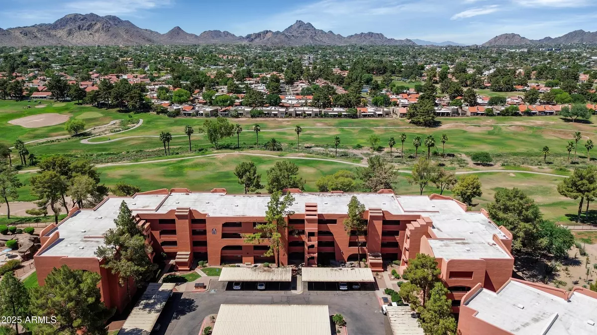 Phoenix, AZ 85032,12212 N PARADISE VILLAGE Parkway S #428