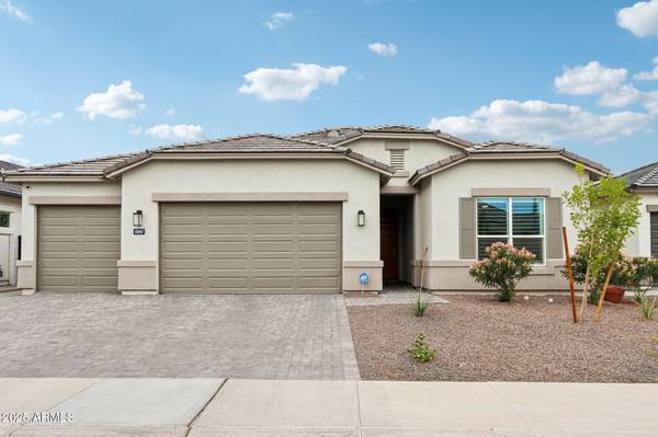 10447 W LONE CACTUS Drive, Peoria, AZ 85382