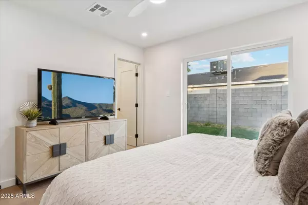 Phoenix, AZ 85016,2423 E Flower Street