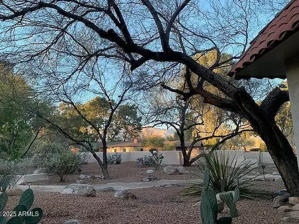 6050 E MIRAMAR Drive, Tucson, AZ 85715