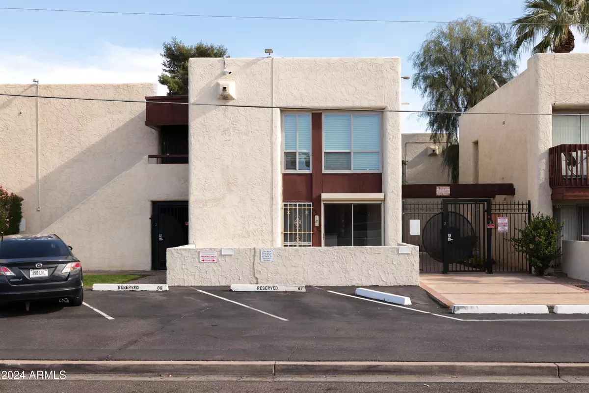Phoenix, AZ 85018,3828 N 32ND Street #104