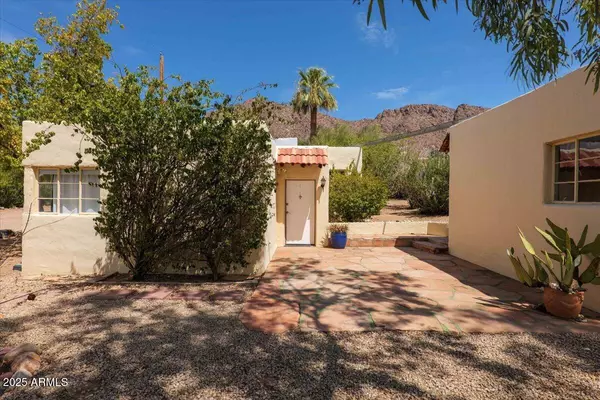 5702 E CAMELBACK Road #Indian, Phoenix, AZ 85018