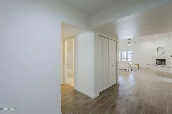 Phoenix, AZ 85032,4011 E DAHLIA Drive