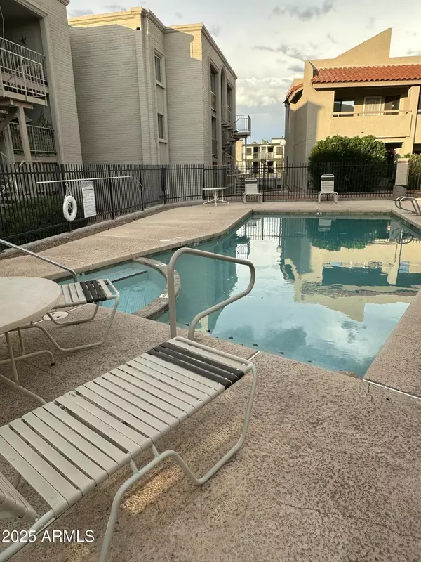 Phoenix, AZ 85029,11666 N 28TH Drive #287