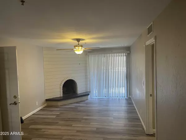 Scottsdale, AZ 85251,3031 N CIVIC CENTER Plaza #134