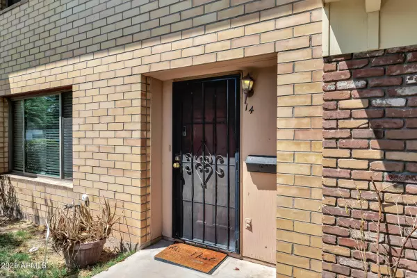 Tempe, AZ 85282,14 E HERMOSA Drive