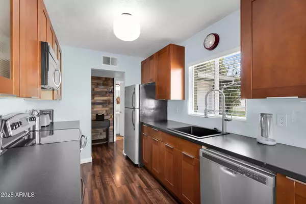 Phoenix, AZ 85014,1035 E PIERSON Street