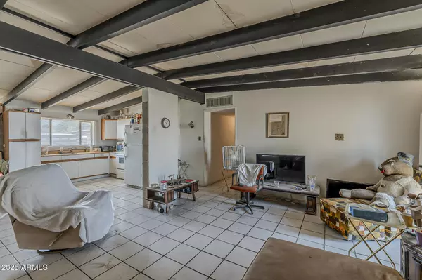Phoenix, AZ 85014,1023 E BETHANY HOME Road