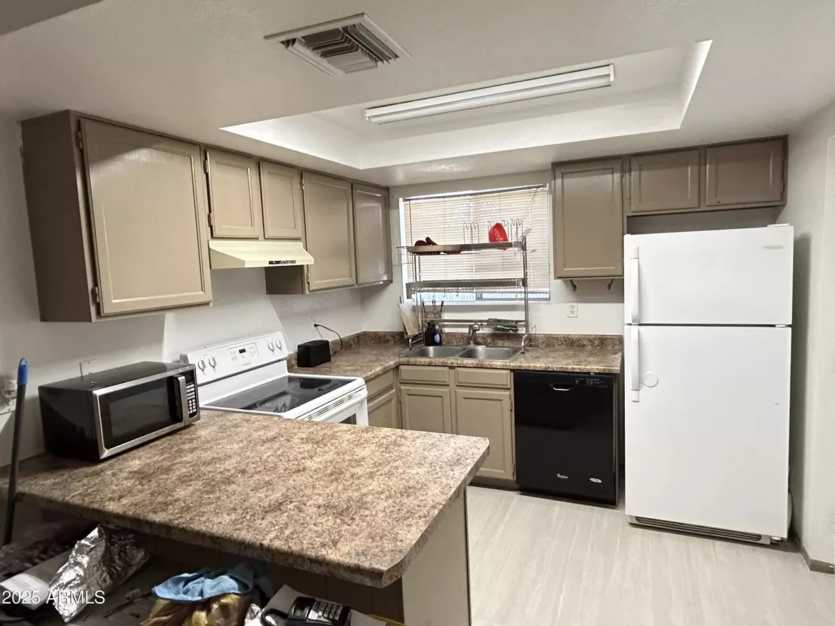 Tempe, AZ 85282,416 W PEBBLE BEACH Drive