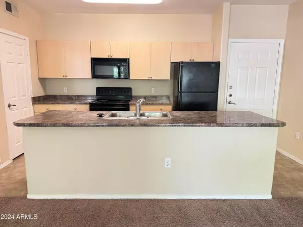 Phoenix, AZ 85032,18416 N Cave Creek Road #Apt 2027