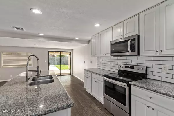 Phoenix, AZ 85032,14010 N 40TH Place