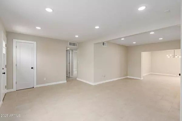 Phoenix, AZ 85051,8301 N 29TH Avenue