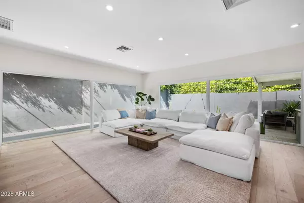 153 N COUNTRY CLUB Drive, Phoenix, AZ 85014