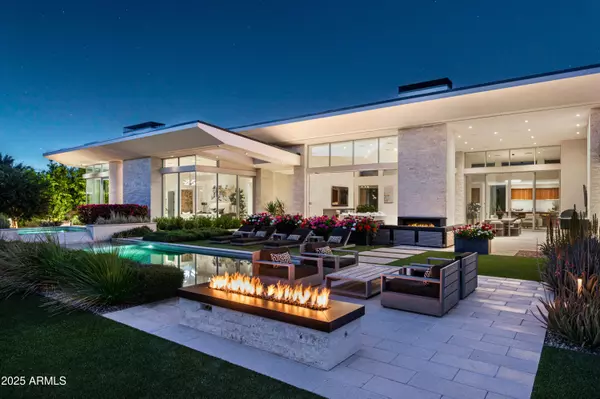 Paradise Valley, AZ 85253,5611 N WILKINSON Road